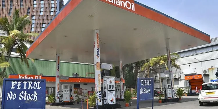 IndianOil, Nayara Energy lead rural push as India’s fuel retailing stations surpass 1 lakh