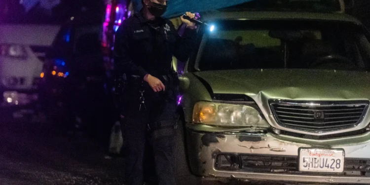 At 3 a.m., a gunman waited behind an Oakland lingerie store on ‘The Blade’, police say. The operator was shot dead minutes later