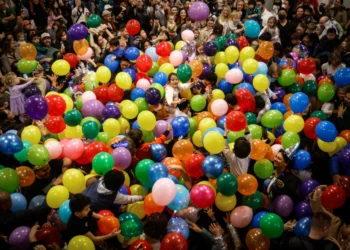 Photos: New Year’s Eve day balloon drops across the Bay Area