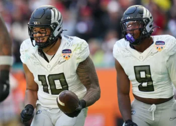 Oregon advances to CFP semis with defensive dominance over Texas Tech
