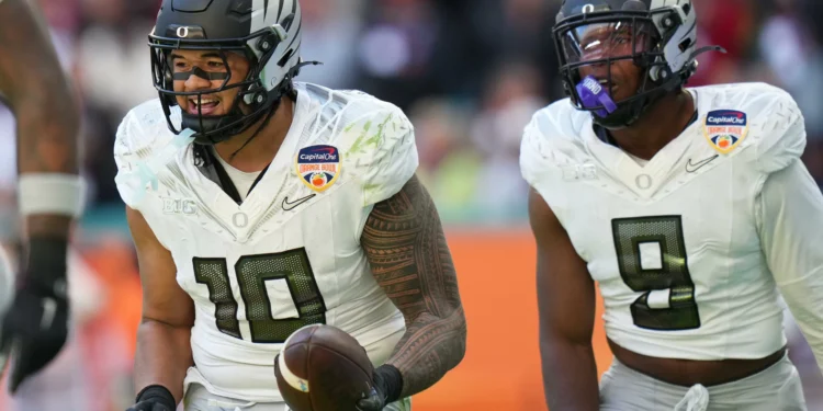 Oregon advances to CFP semis with defensive dominance over Texas Tech