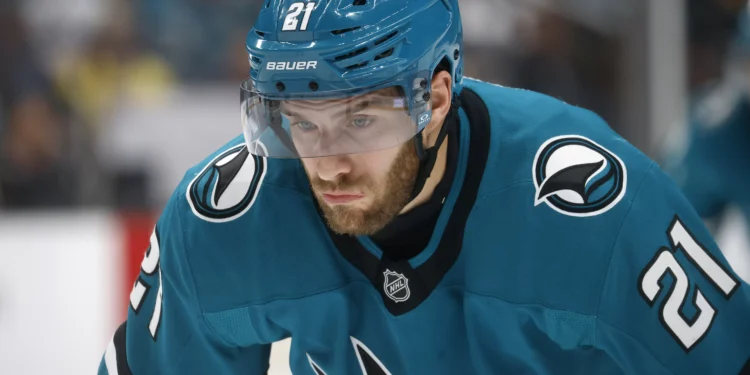 Sharks sign Alex Wennberg to three-year deal, signaling change in approach