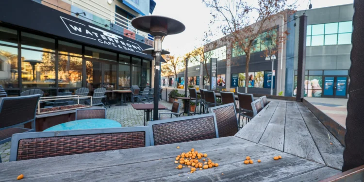 Letters: Oakland must do more to make waterfront attractive