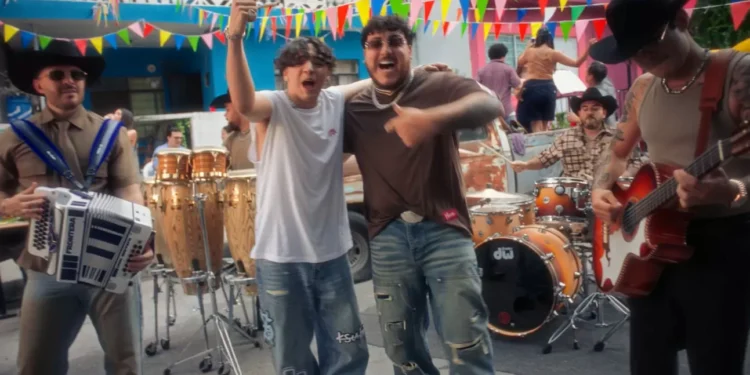 Xavi & Grupo Frontera’s ‘No Capea’ Banks Top Spot on Latin Airplay Chart