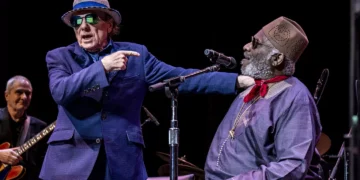 Review: All-star musicians turn out to honor one of Bay Area’s best