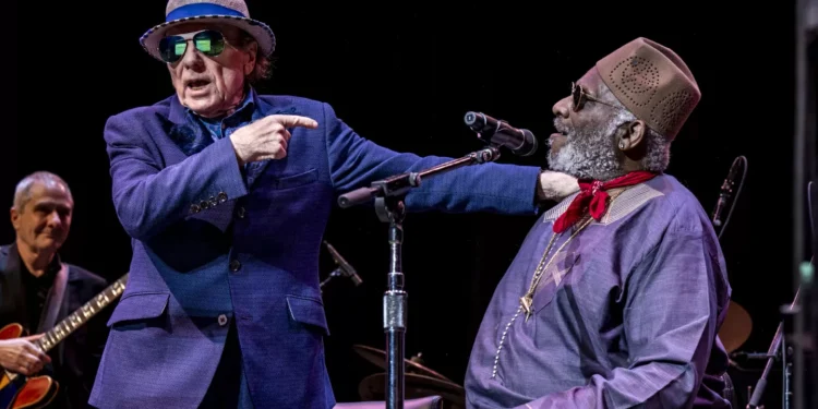 Review: All-star musicians turn out to honor one of Bay Area’s best