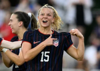 Bay FC acquires Claire Hutton in $1.1 million transfer from Kansas City Current