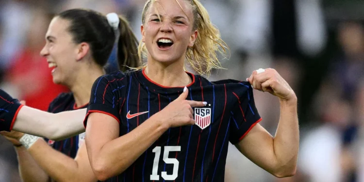 Bay FC acquires Claire Hutton in $1.1 million transfer from Kansas City Current