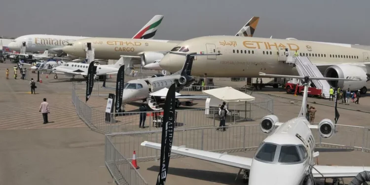 Indian carriers suspend Middle East flights amid airspace closures